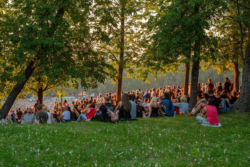Enthusiastic crowd at a Finnish thrash metal festival