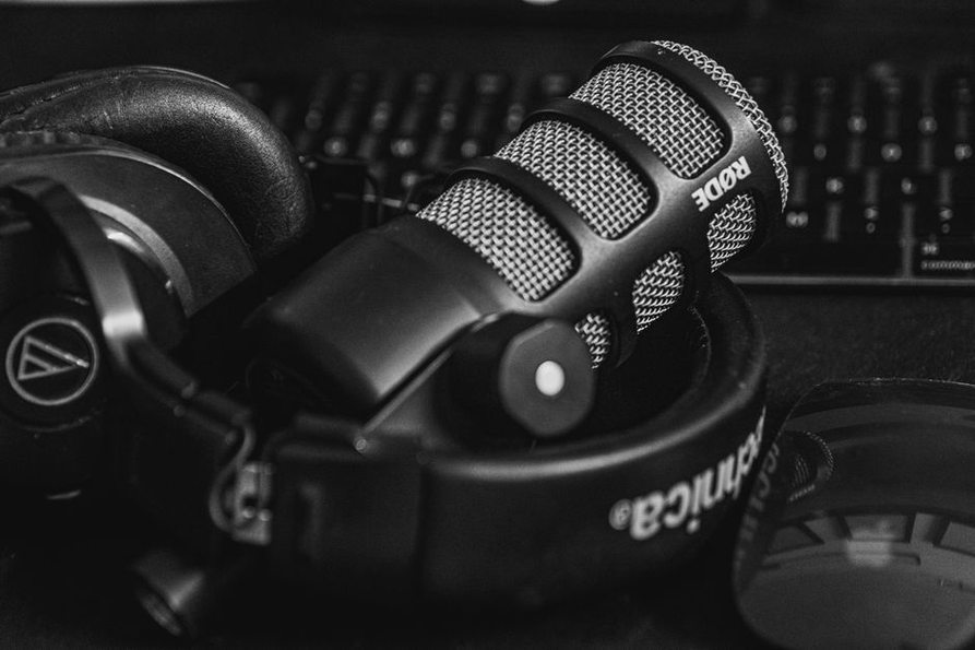 Read more about the article How Local Radio Supported Finnish Thrash Metal in the Late 2000s and Early 2010s