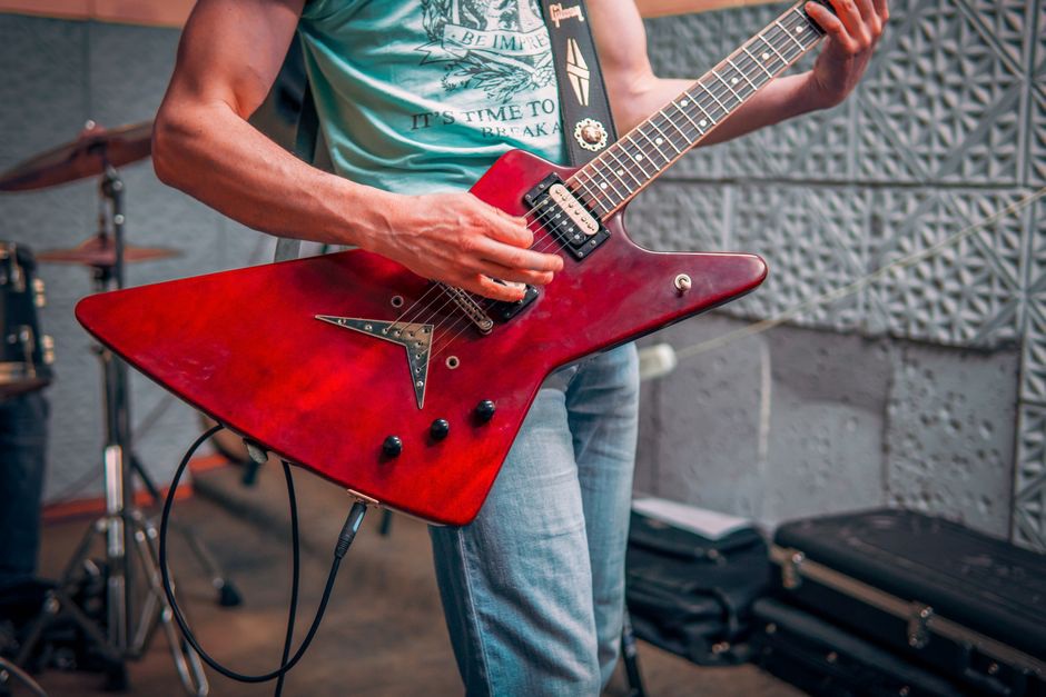 Read more about the article Finnish Thrash Metal’s Lasting Legacy: Craft, Community, and Physical Culture