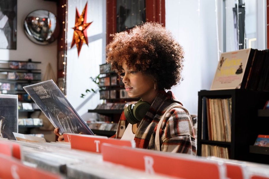 Read more about the article Turning Archive Feedback Into Better Listings and Records
