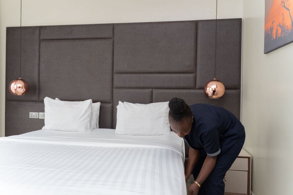 Read more about the article How to Make a Guest Room Comfortable and Easy to Use